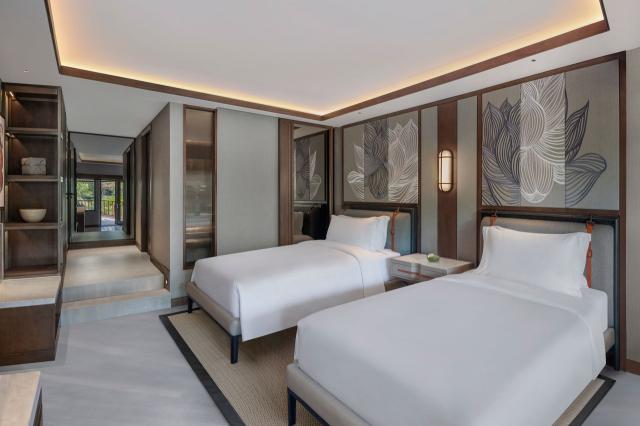 The Laguna, a Luxury Collection 8 rooms1 (1)