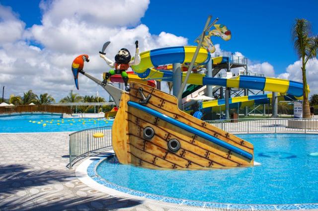 Crystals Beach Resort Belle Mare 4 (3)