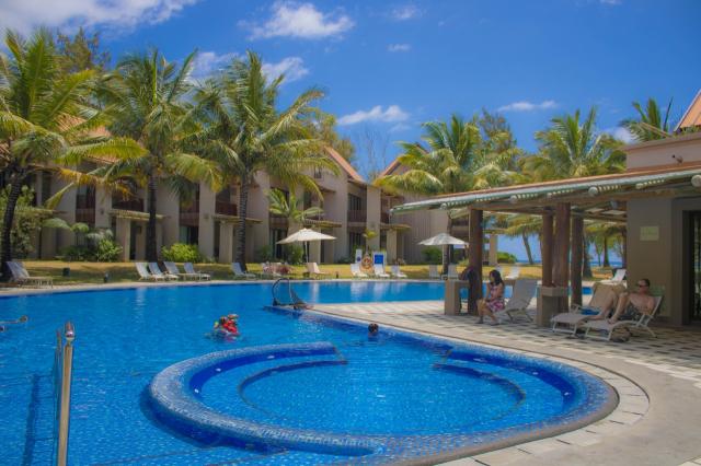 Crystals Beach Resort Belle Mare 5 (1)