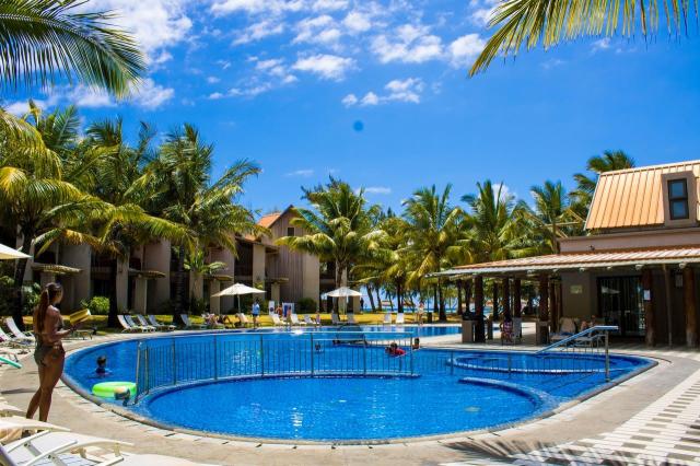 Crystals Beach Resort Belle Mare 5 (3)