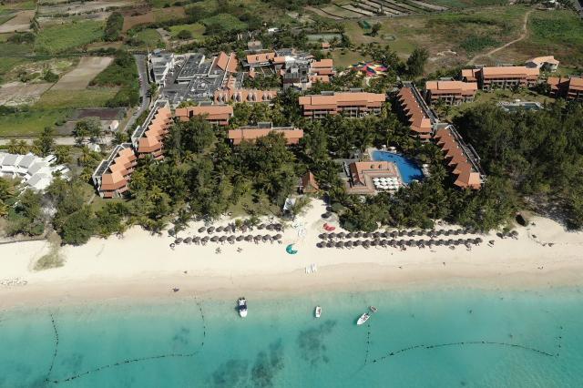 Crystals Beach Resort Belle Mare 1 (4).JPG
