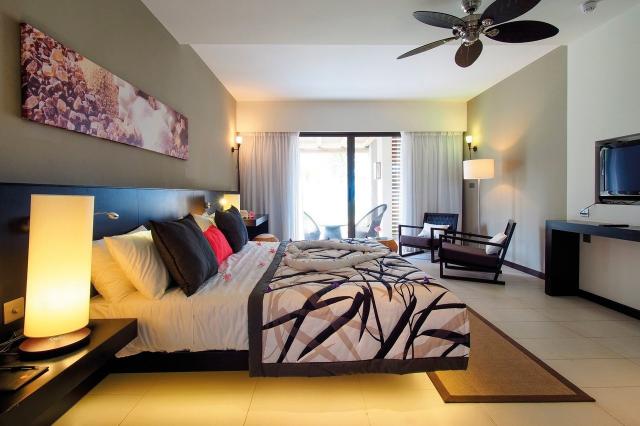Crystals Beach Resort Belle Mare 10 SUPR (2)