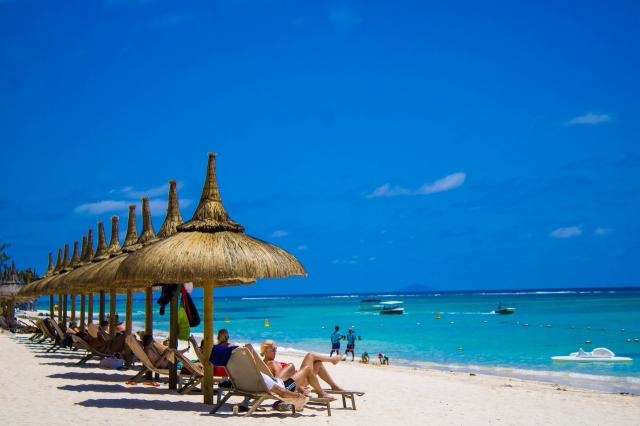 Crystals Beach Resort Belle Mare 2 (1)