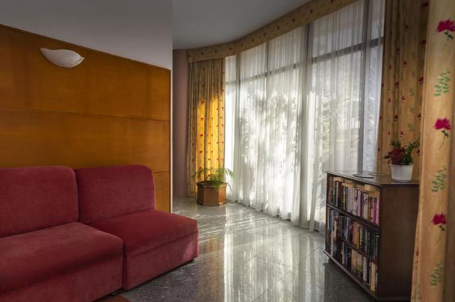 Aparthotel Imperatriz (4).png