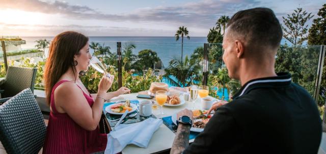 5-star-hotel-in-madeira-breakfast