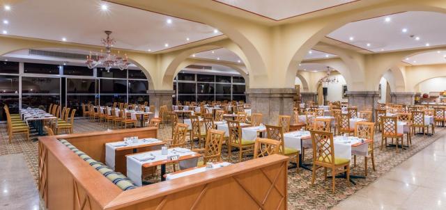 5-star-hotel-in-madeira-restaurant-arcos21