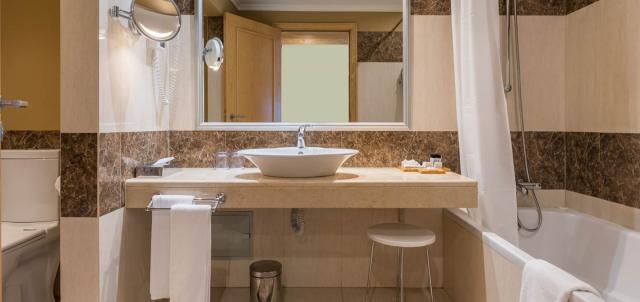 5-star-hotel-in-madeira-rooms-wc