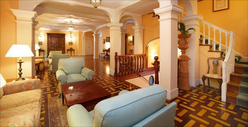 manorhouse-hall