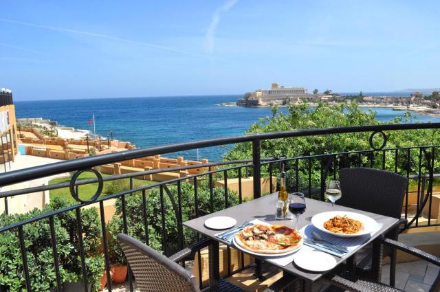 Marina Hotel Corinthia Beach Resort int1 (3)
