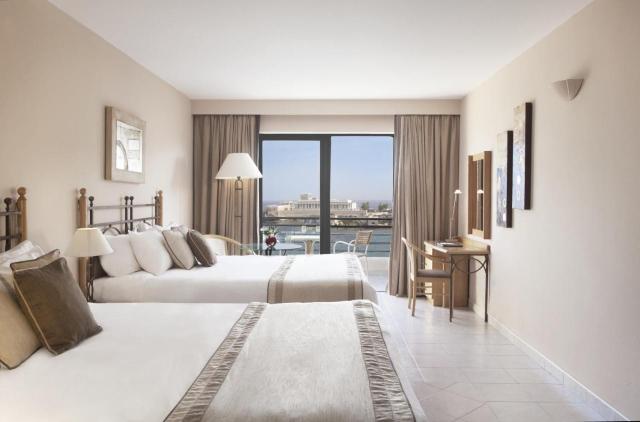 Marina Hotel Corinthia Beach Resort rooms (3)