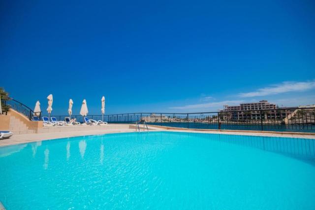 Marina Hotel Corinthia Beach Resort ext (5)