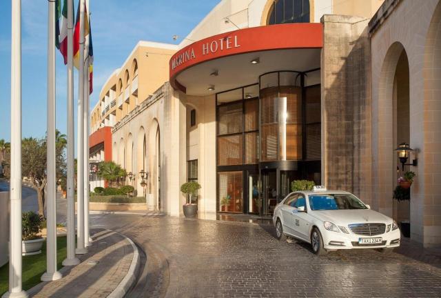 Marina Hotel Corinthia Beach Resort int (1)