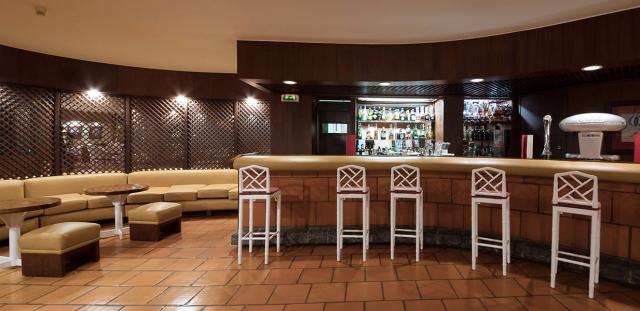 bar_15860240055b87c7101f35a
