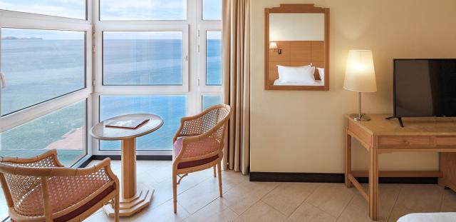 junior_suite_view_16743336755b87bac23673e