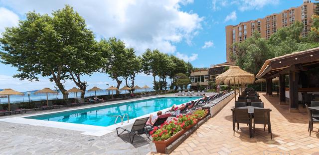 piscina_vista_mar_2_18277945585b87d1e6a5591