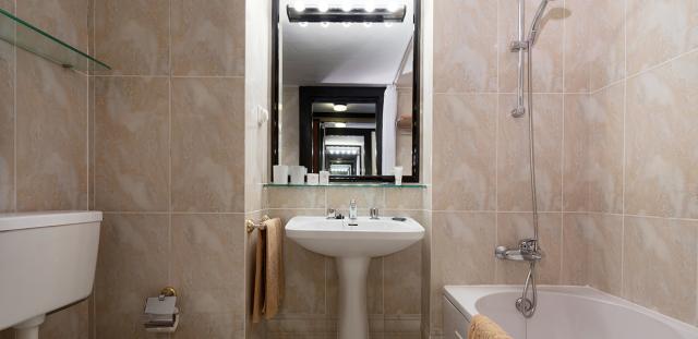 classic_doouble_wc_576886315b87b69fb71d7