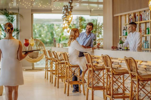 Ikos Aria Deluxe Bar