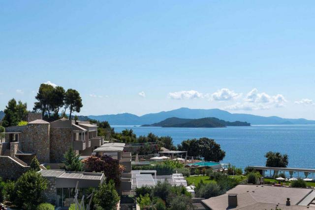 Kassandra Bay16