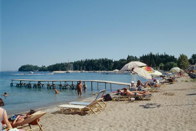 Ipsos_Beach_hotel001