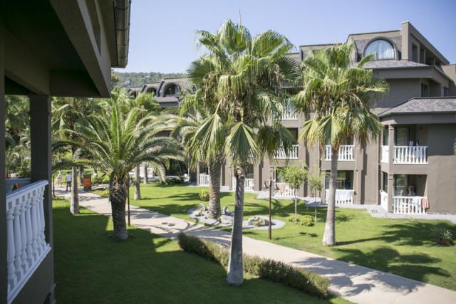 Sailors Beach Club Main View 5