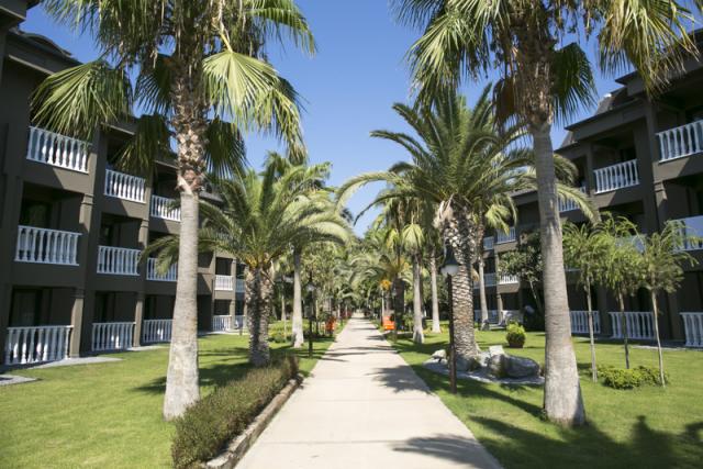 Sailors Beach Club Main View 6