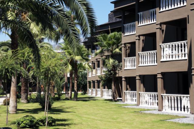 Sailors Beach Club Main View 15