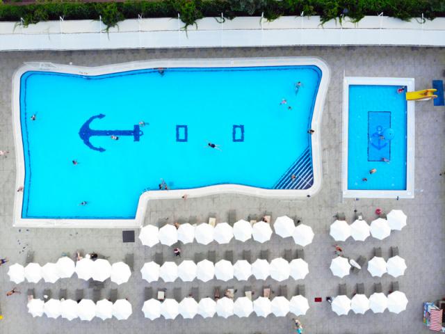 Sailors Beach Club Main View 18