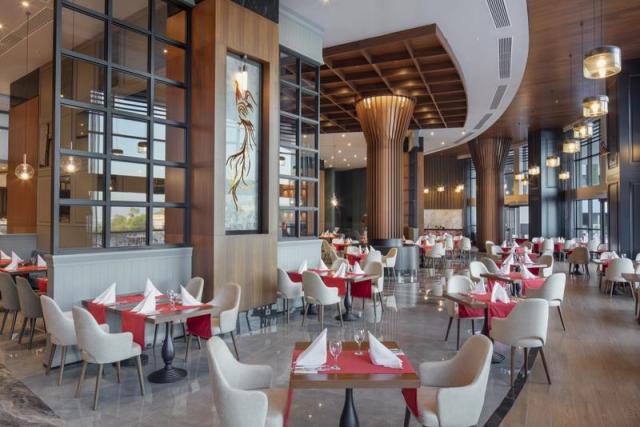 main-restaurant-2_50586609632_o