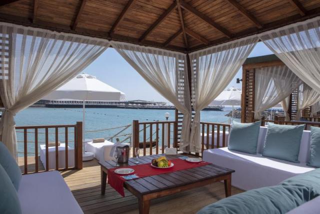 beach-pavillions-2_50586383531_o