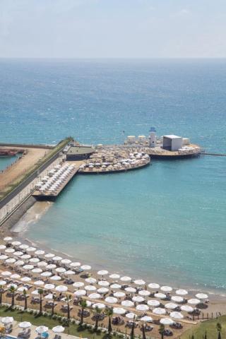beach--pier_50586406086_o