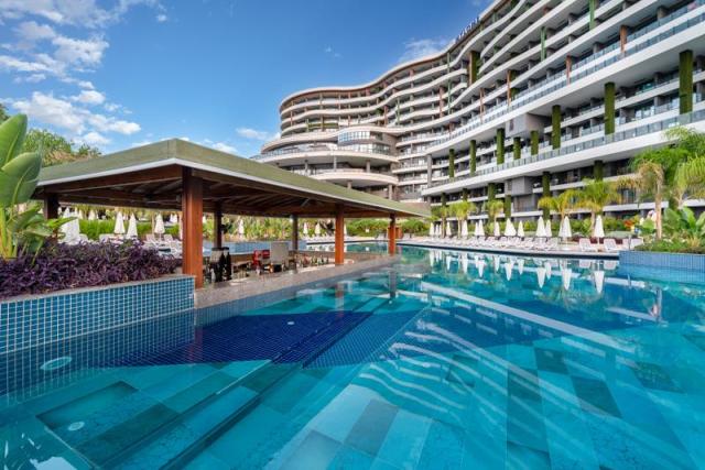 wet-pool-bar-01-bs_51734103990_o