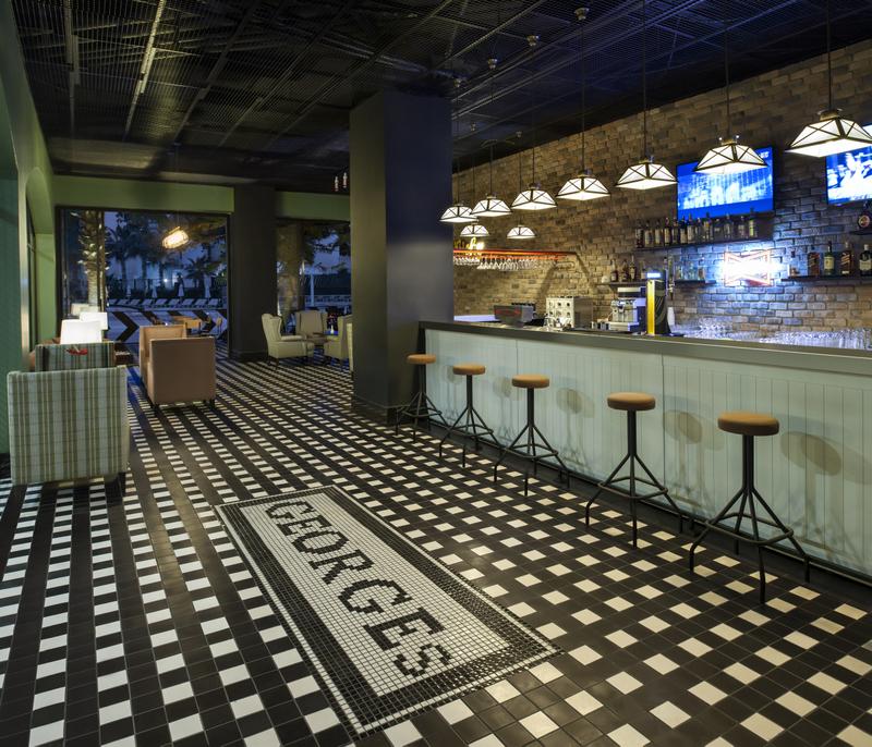 Doubletree-by-Hilton-Irish-pub-18110
