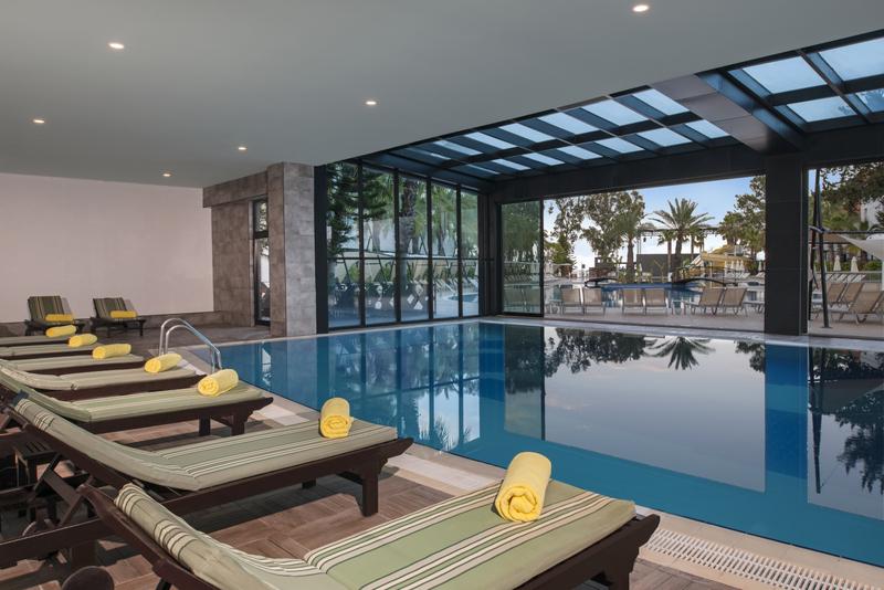 Doubletree-by-Hilton-pool-18150