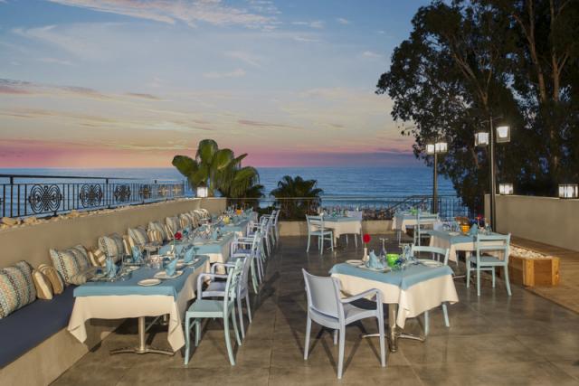 Doubletree-by-Hilton-restaurant-fishalacarte-1785