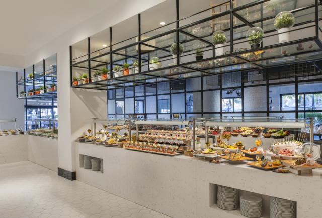Doubletree-by-Hilton-restaurant-1850