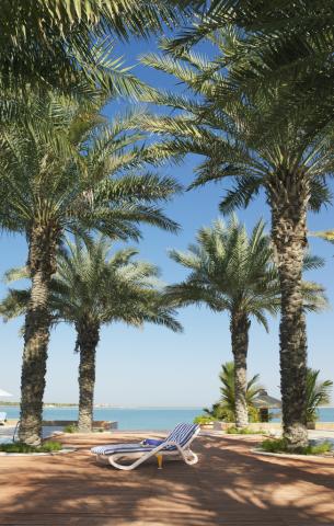 Al Raha Beach Hotel ext (12)