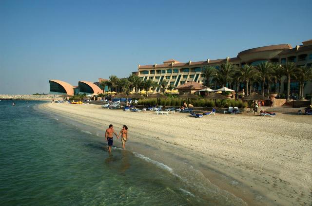 Al Raha Beach Hotel ext (15)
