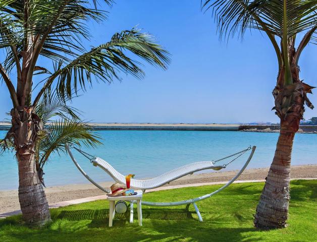 Al Raha Beach Hotel ext (16)