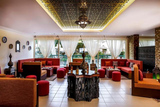 Al Raha Beach Hotel int (4)