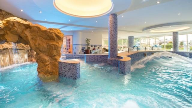 Al Raha Beach Hotel int (10)