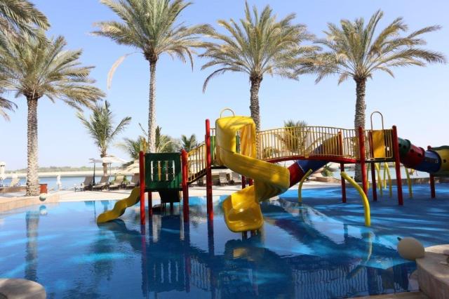 Al Raha Beach Hotel facil (1)