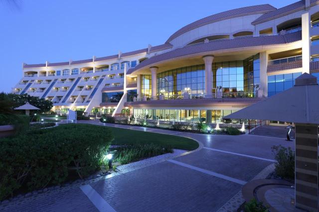 Al Raha Beach Hotel ext (5)