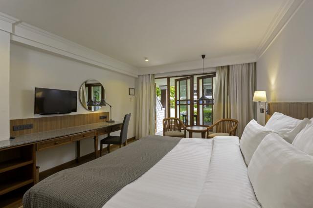 Kamala Beach Resort 6 DLX gr.ter (2)