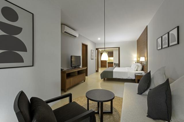 Kamala Beach Resort 9 JUNS (1)