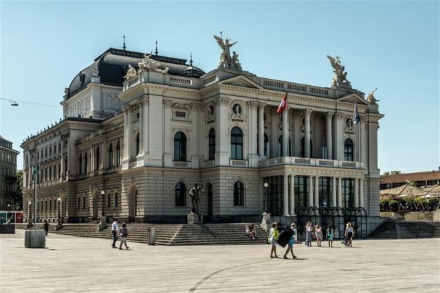 ST_3x2_Zurich-Opera-House_32188