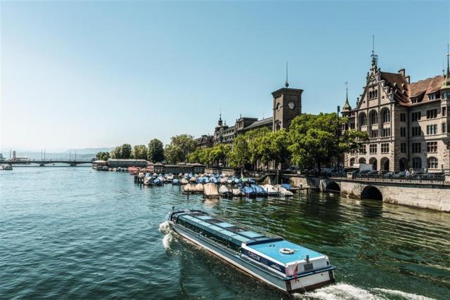 ST_3x2_Zurich-Limmat-Ship_32186