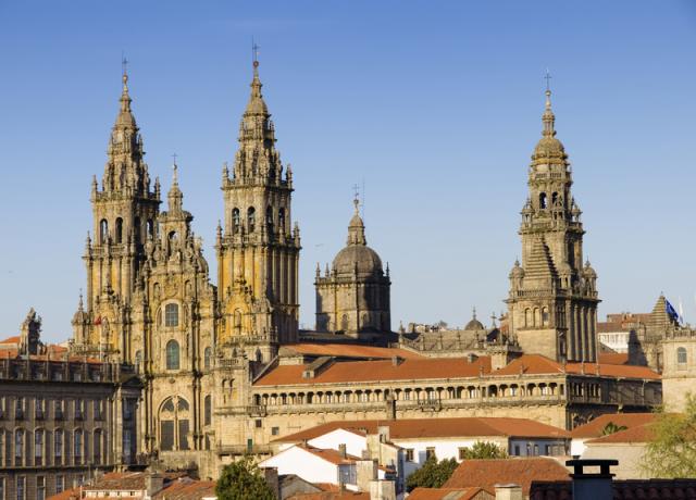 Spanelsko_Santiago_shutterstock_115763476