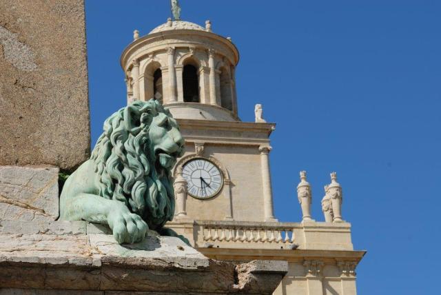 Francie_Arles_shutterstock_67614616
