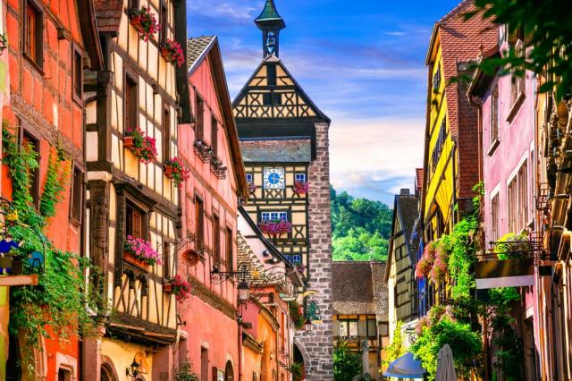 Riquewihr-shutterstock_485956174
