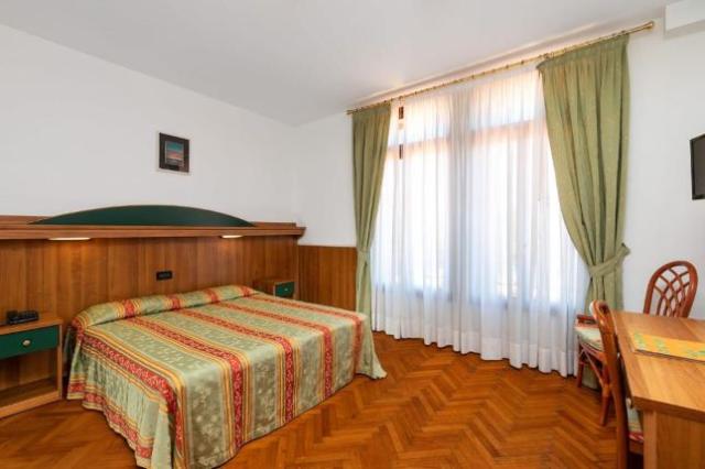 Hotel Rivamare1